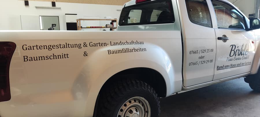 Pick-up mit Beschriftung für Garten- und Landschaftsbau